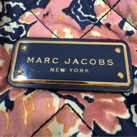 Marc Jacobs Backpack - Quilted Floral Nylon - Pink and Blue Excellent Condition - Picture 13 of 15